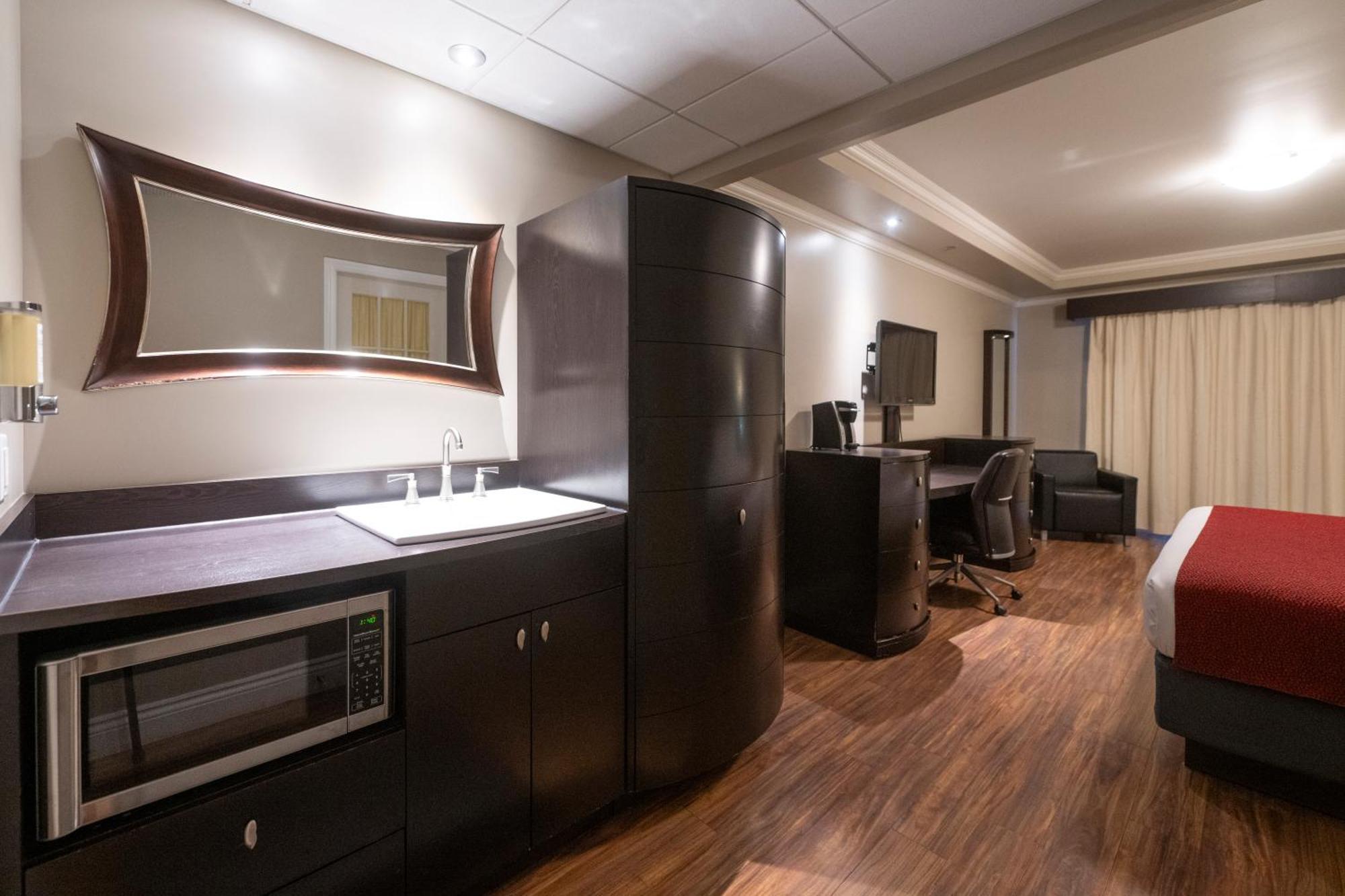 Hotel & Suites Le Dauphin 德拉蒙德维尔 外观 照片
