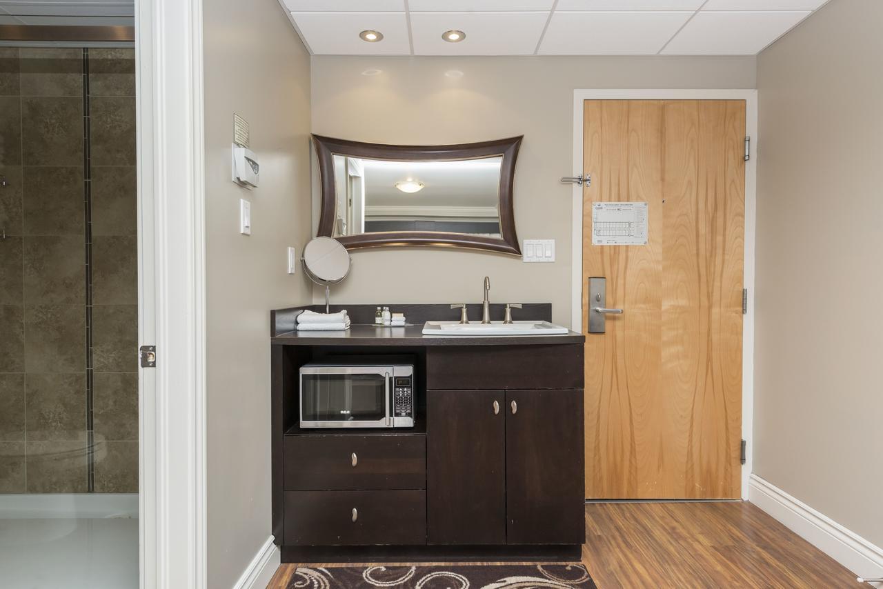 Hotel & Suites Le Dauphin 德拉蒙德维尔 外观 照片